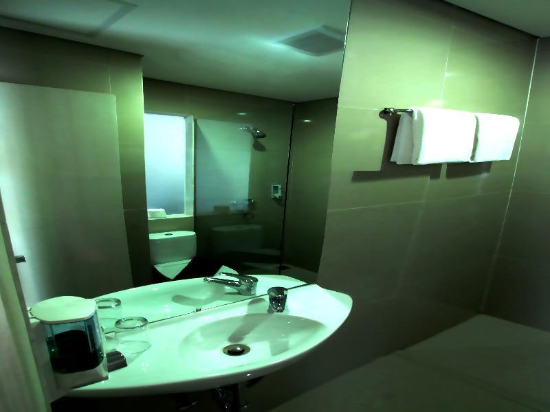Vio Hotel Veteran Bandung Zewnętrze zdjęcie