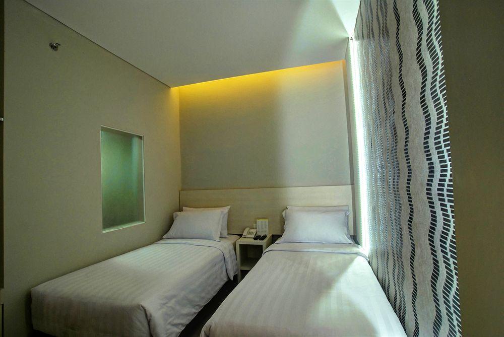 Vio Hotel Veteran Bandung Zewnętrze zdjęcie